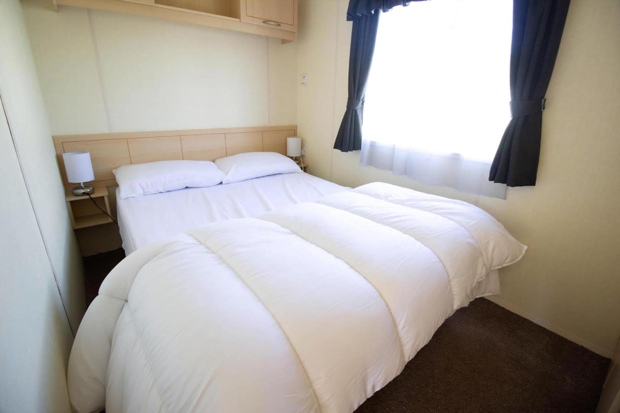 Great 8 Berth Caravan For Hire In Skegness Ref 33069F Exteriör bild