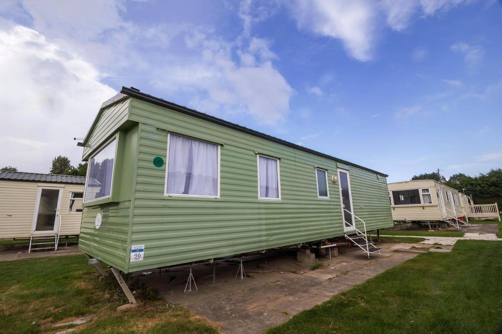 Great 8 Berth Caravan For Hire In Skegness Ref 33069F Exteriör bild