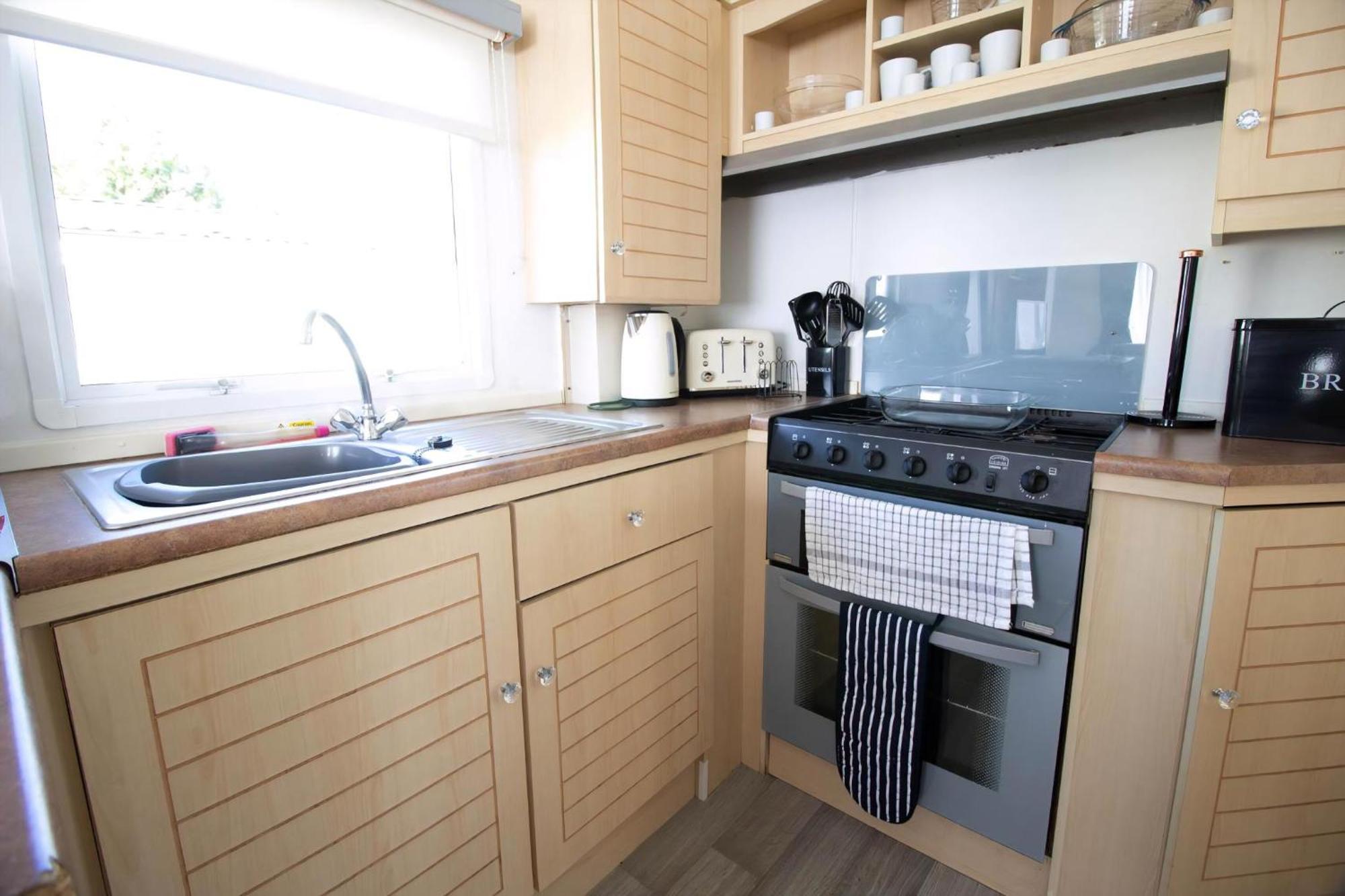 Great 8 Berth Caravan For Hire In Skegness Ref 33069F Exteriör bild