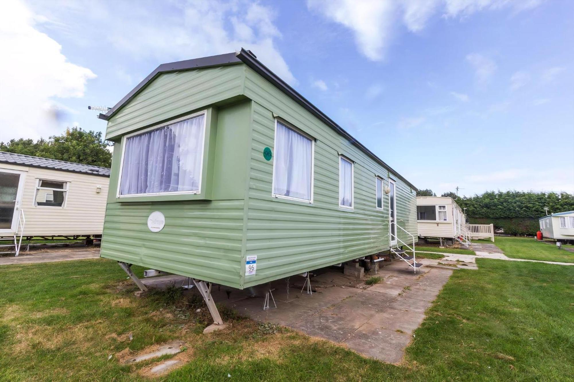 Great 8 Berth Caravan For Hire In Skegness Ref 33069F Exteriör bild